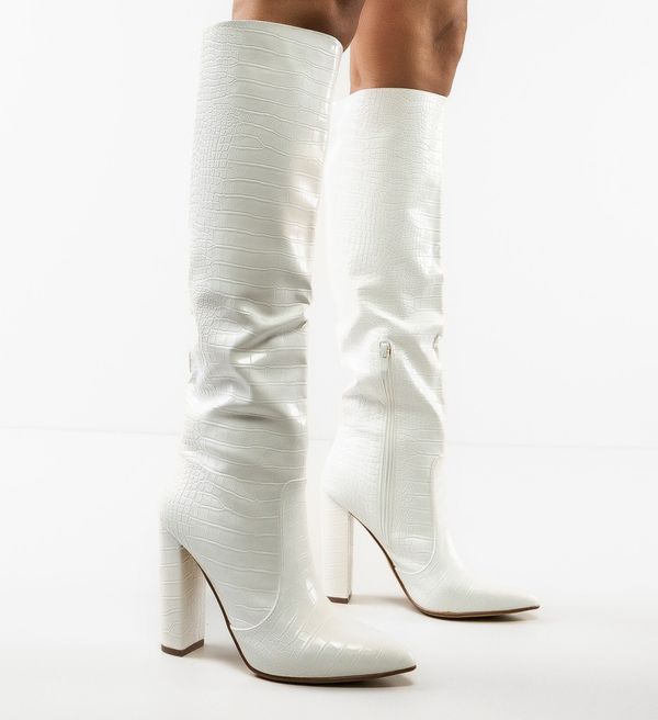 Ali Ботуши Joan Бели