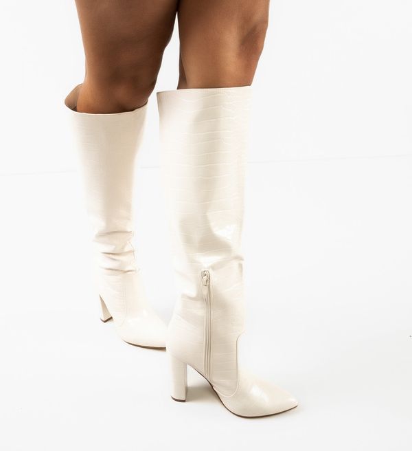 Ali Ботуши Joan Бежов