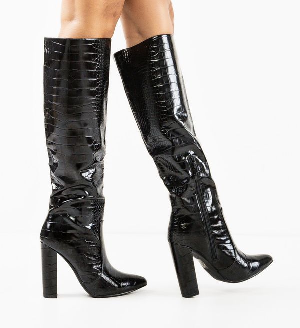 Ali Ботуши Joan Черни