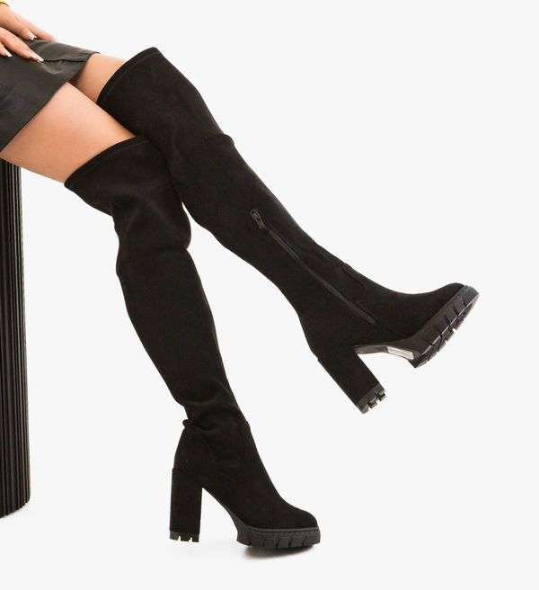 Ali Ботуши Kare Черни