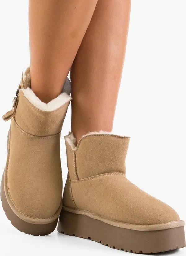 Carolie Ботуши Nayna Бежов