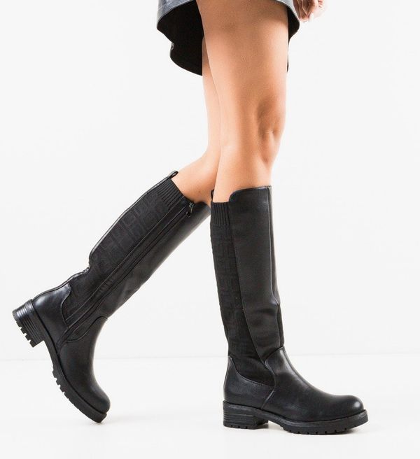 Ali Ботуши Santiago Черни