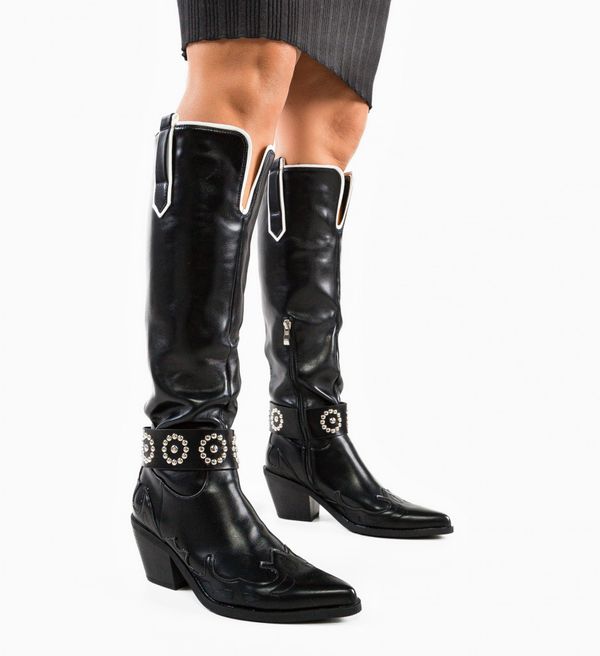 Ali Ботуши Szilves Черни