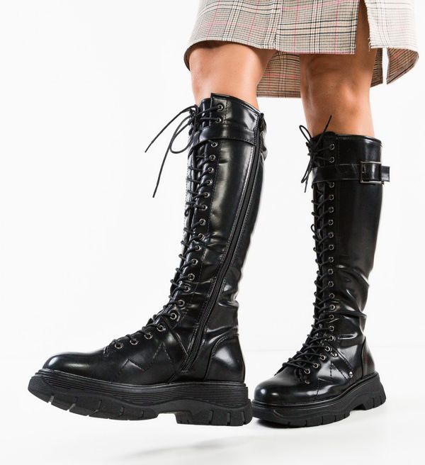 Ali Ботуши Thab Черни