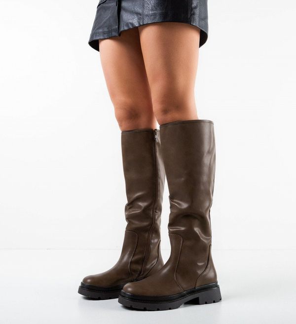 Carolie Ботуши Trujillo Каки