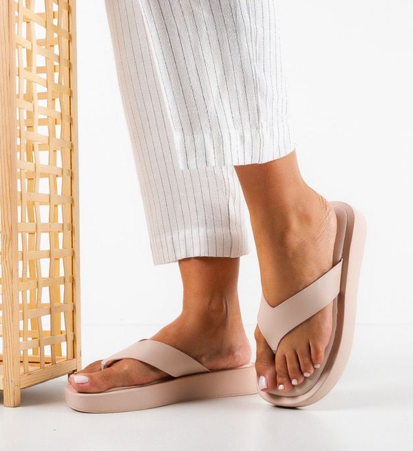 Ali Чехли Ajok Бежов