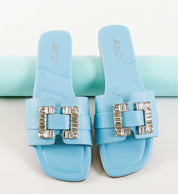 Mei Чехли Бежов