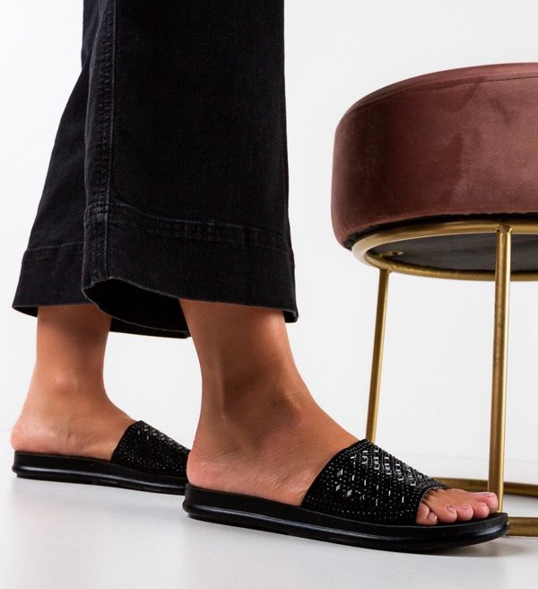 Zoha Чехли Brey Черни