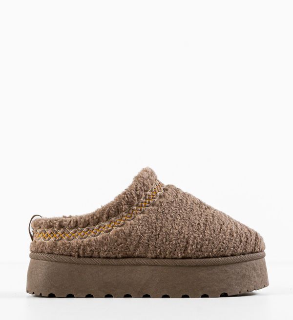 Ali Чехли Davila Каки