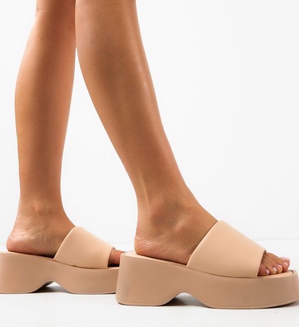 Botinelli Чехли Maradon Бежов