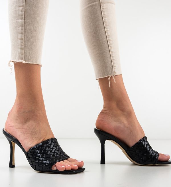 Botinelli Чехли на ток Huw Черни