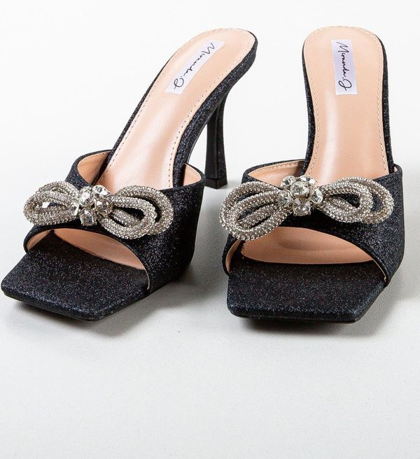 Ali Чехли на ток Mora Черни