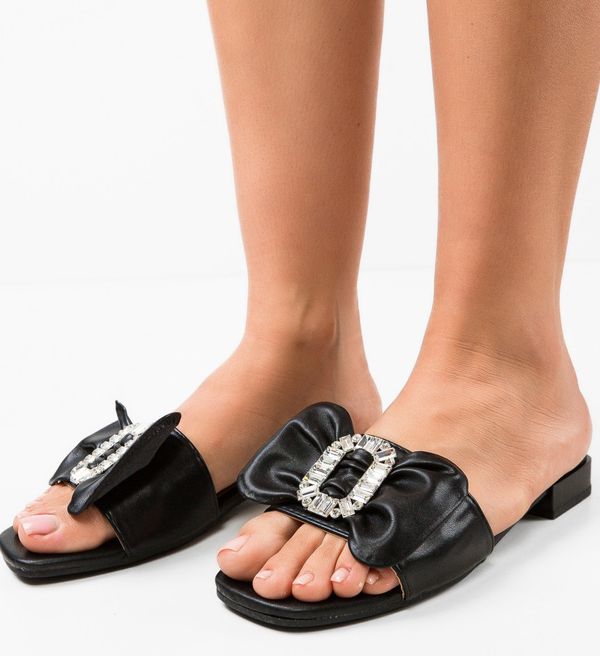 Ali Чехли Nabila Черни