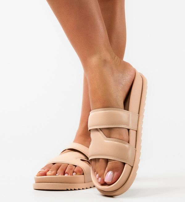 Ali Чехли Sopio Нуд