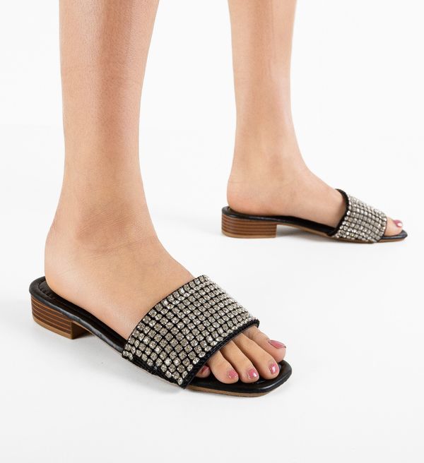 Ali Чехли Tyquan Черни