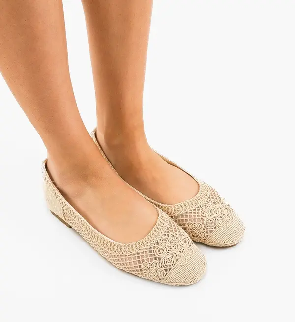 Ali Ежедневни Ciara Бежов