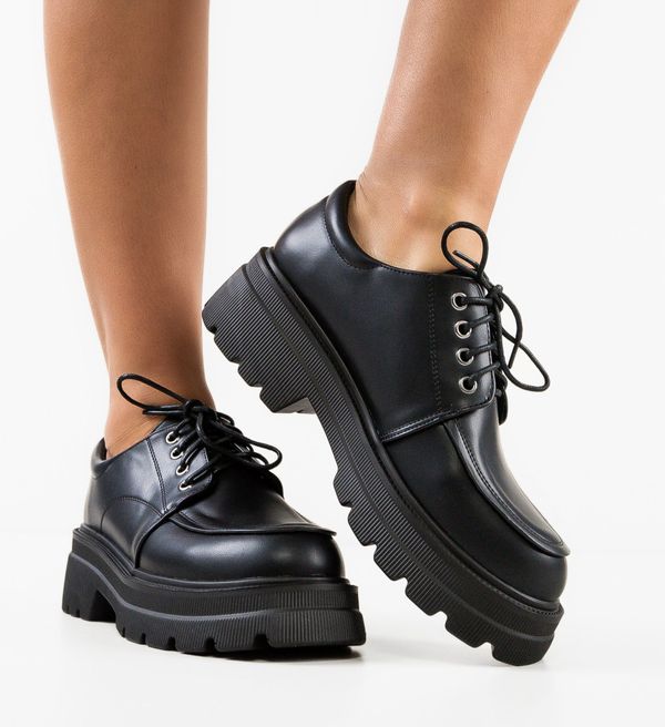 Carolie Ежедневни Flynn Черни