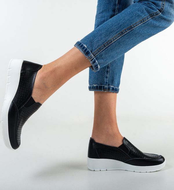 Angel Blue Ежедневни Hussa Черни