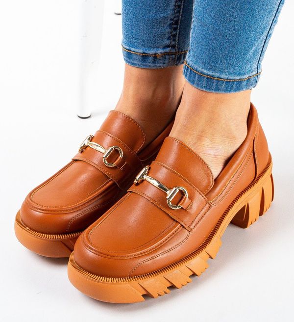 Ali Ежедневни Kylie Камел