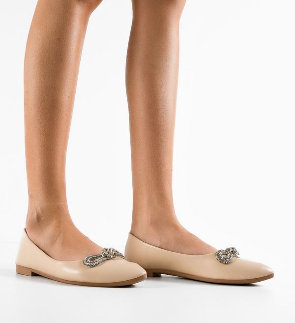 Ali Ежедневни Laudine Бежов