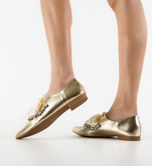 Cristina Ежедневни Mesta Златни