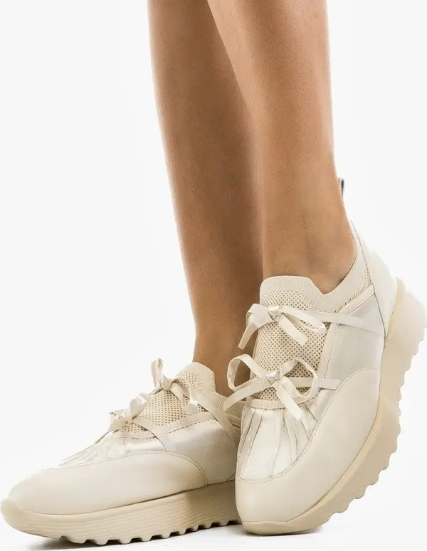 Mei Ежедневни Ralph Бежов