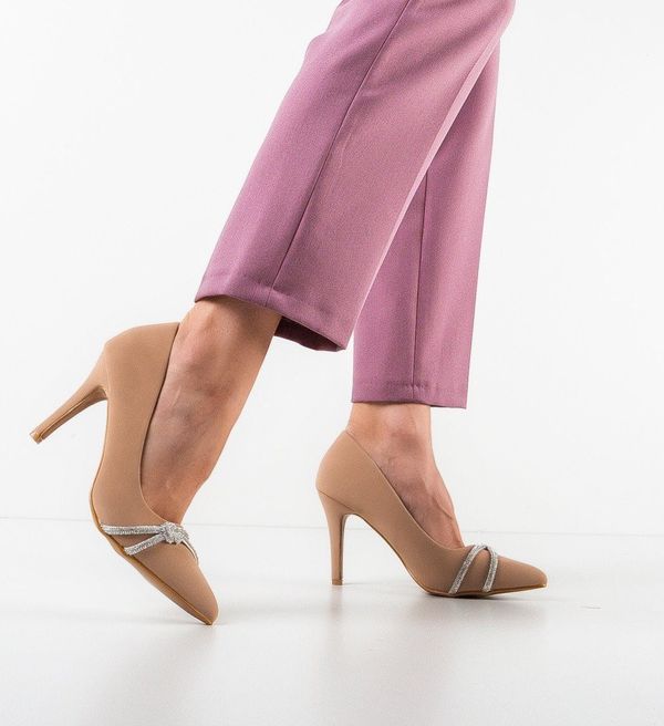 Carolie Обувки Ajan Бежов