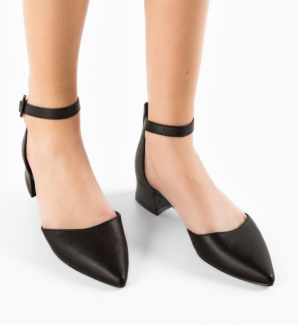 Cristina Обувки Althea Черни