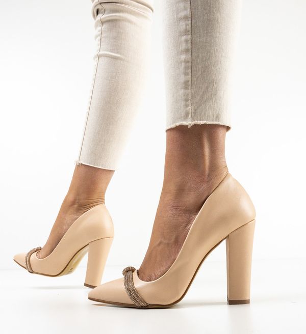 Udobni Обувки Anemy Бежов