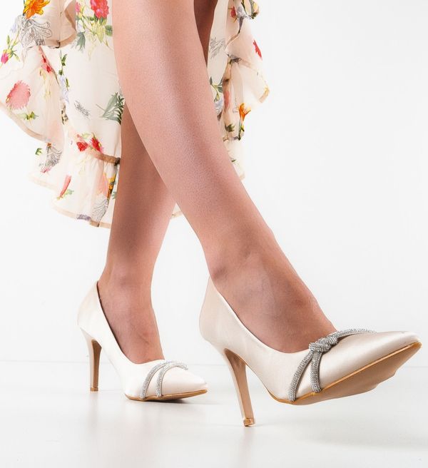 Carolie Обувки Auzo Бежов