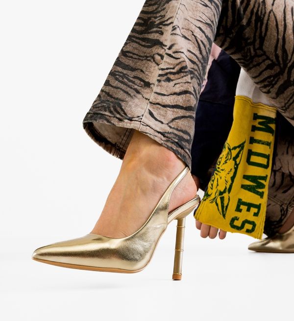 Ali Обувки Bates Златни