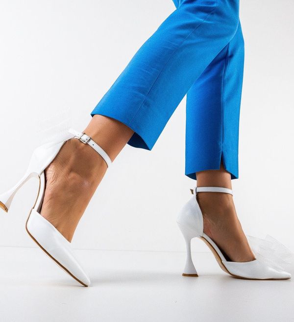 Wow Shoes Обувки Bigus Бели