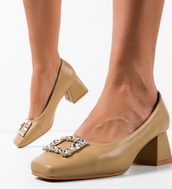 Ali Обувки Blevins Бежов