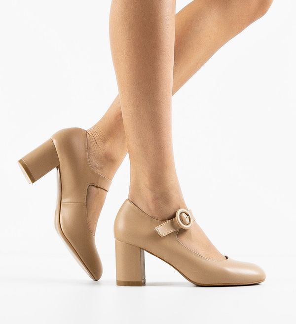 Ali Обувки Burton Бежов