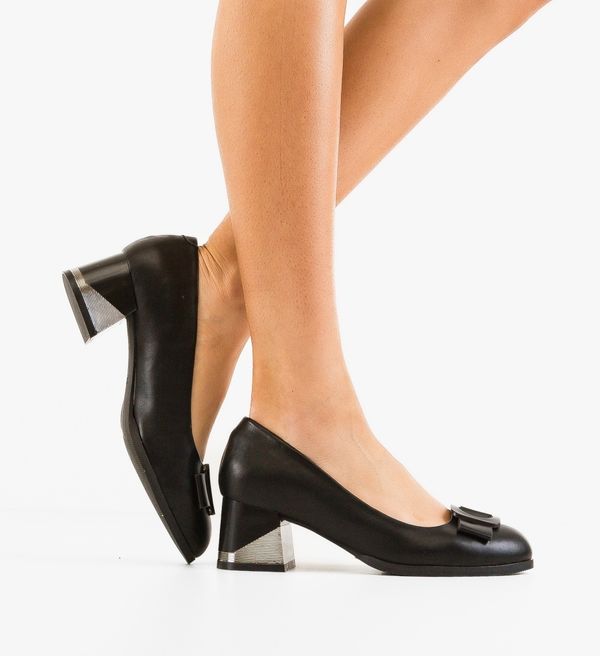 Lulux Обувки Bushra Черни