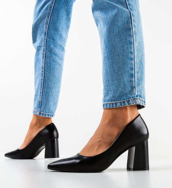 Hebe Обувки Cannon Черни