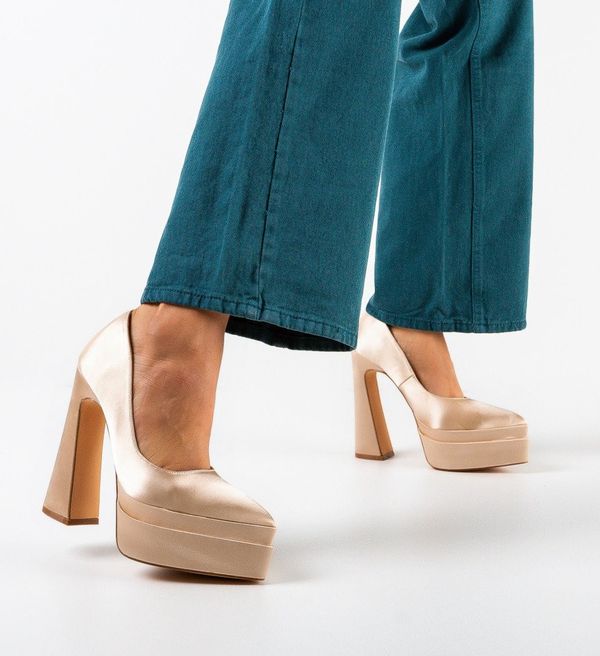 Botinelli Обувки Carweb Бежов