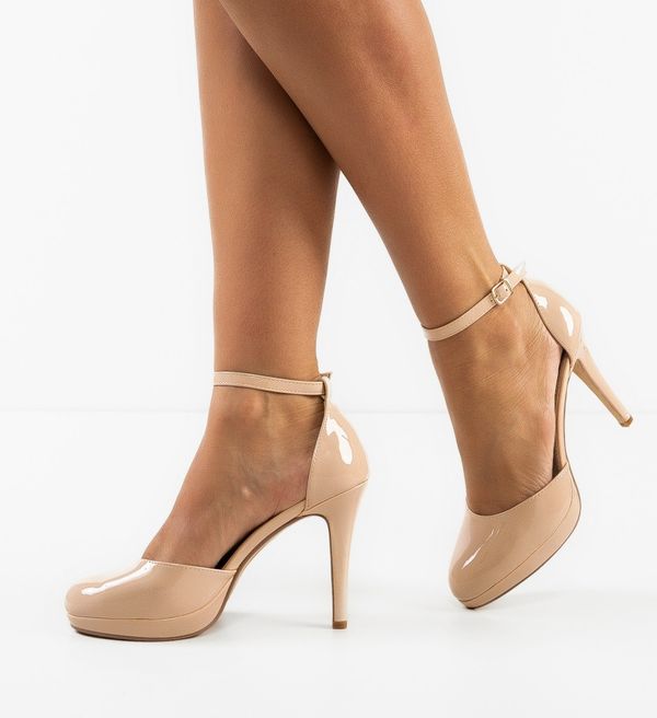 Carolie Обувки Cryst Нуд