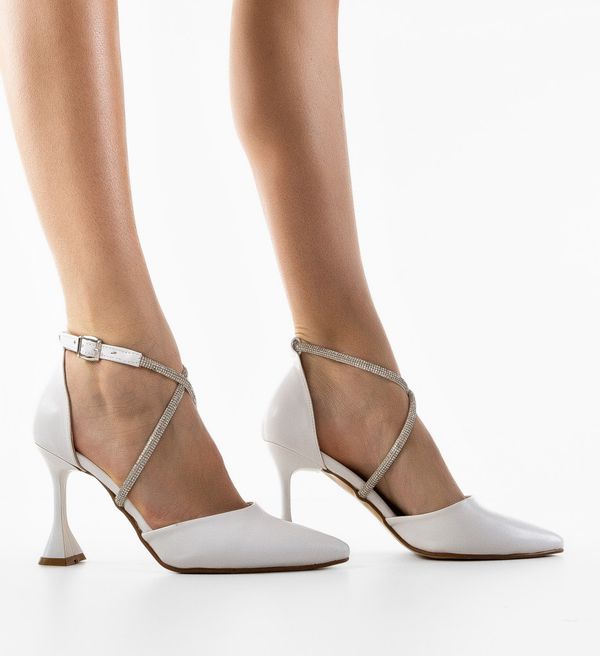 Wow Shoes Обувки Cynep Бели