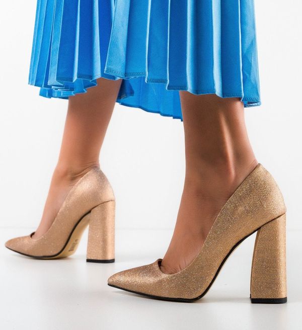 Wow Shoes Обувки Doris Златни