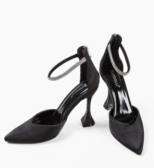 Botinelli Обувки Ellya Черни