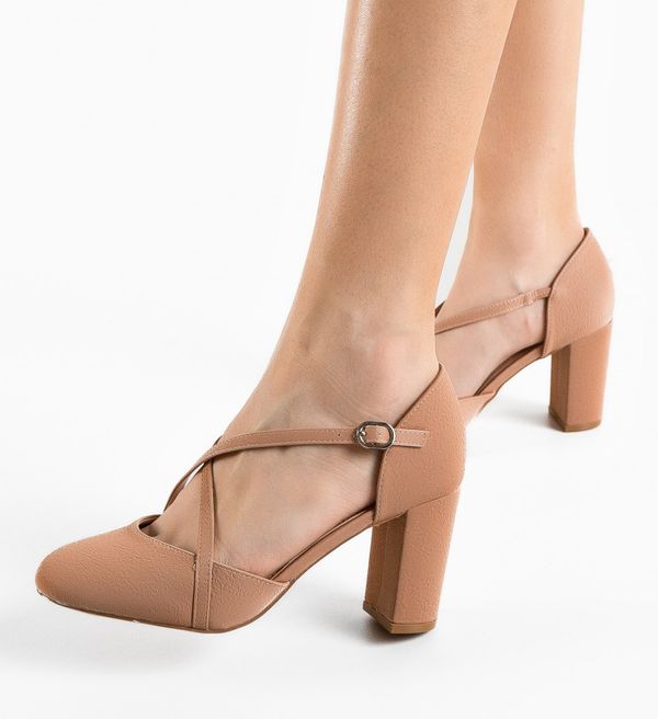 Mei Обувки Enora Бежов