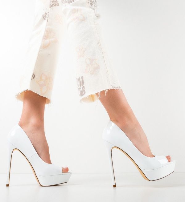 Ali Обувки Ferguson Бели