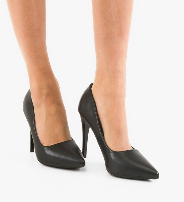 Carolie Обувки Finnia Черни