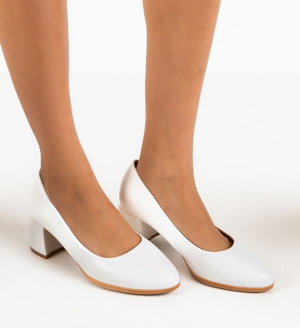 Carolie Обувки Gintha Бели