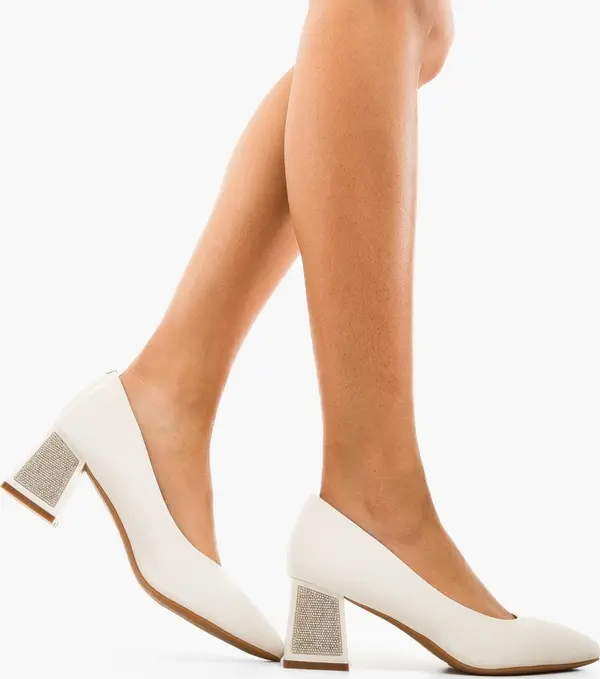 Carolie Обувки Harrel Бели