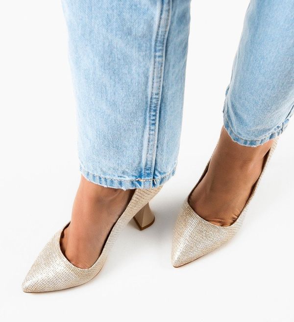 Wow Shoes Обувки Heda 2 Златни