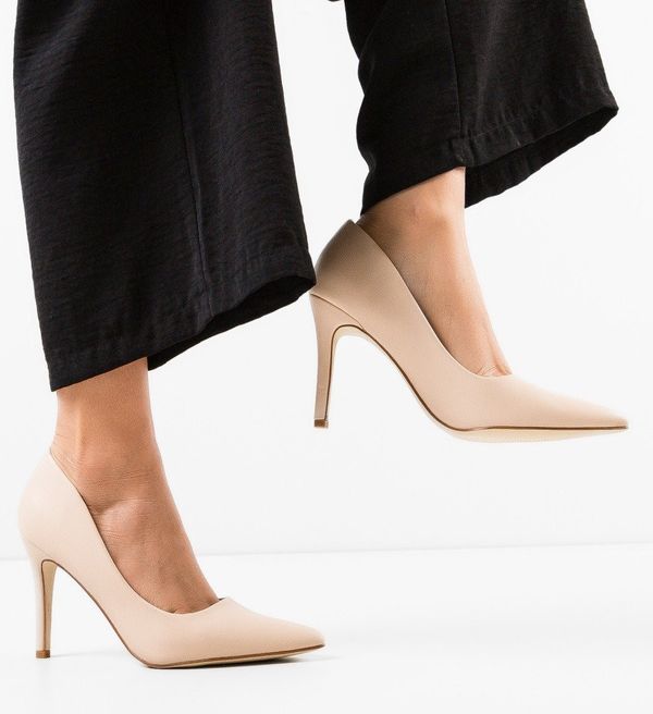 Mei Обувки Howe Бежов