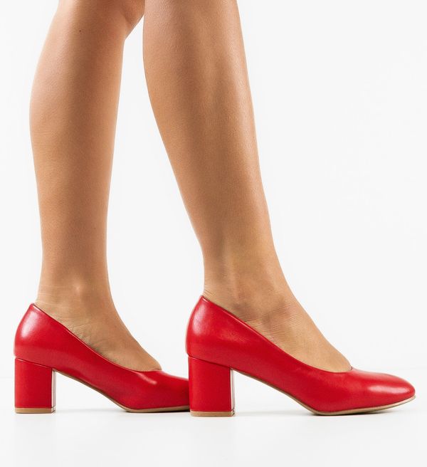 Carolie Обувки Izaak Червени