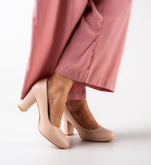 Mei Обувки Izpo Бежов